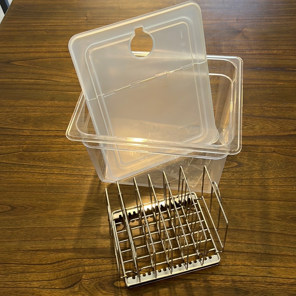 EVERIE Sous Vide Container 12 Qt w Collapsible Hinged Lid  Weighted Rack Divider